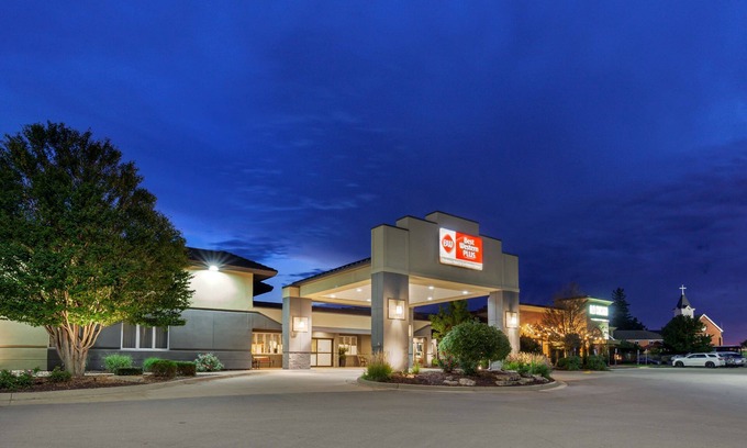 Dubuque Hotel | Best Western Plus Dubuque Hotel & Conference Center