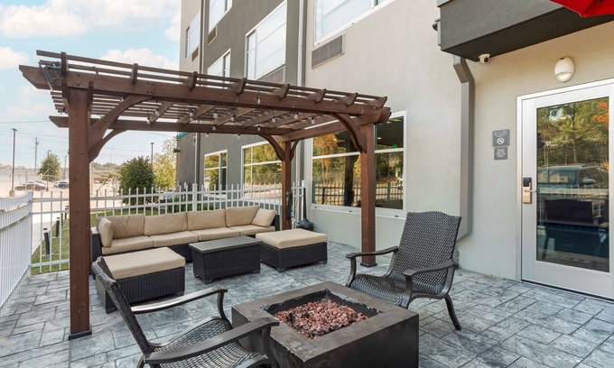 Antioch Hotel | Best Western Plus Executive Residency Antioch Inn