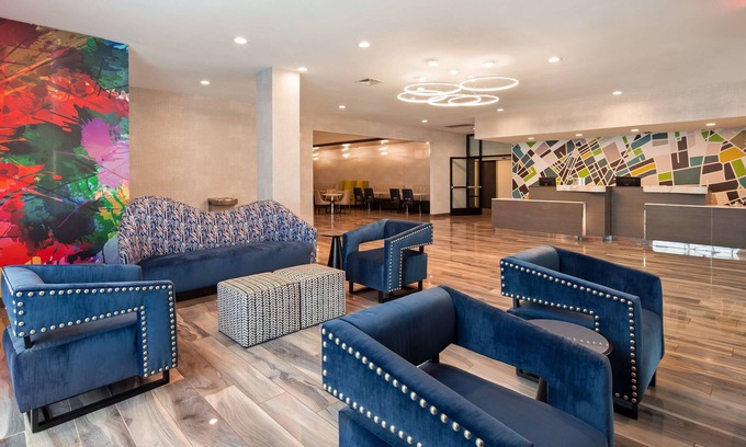 Northeast Park Hill Hotel | Best Western Plus Executive Residency Denver-Central Park Hotel