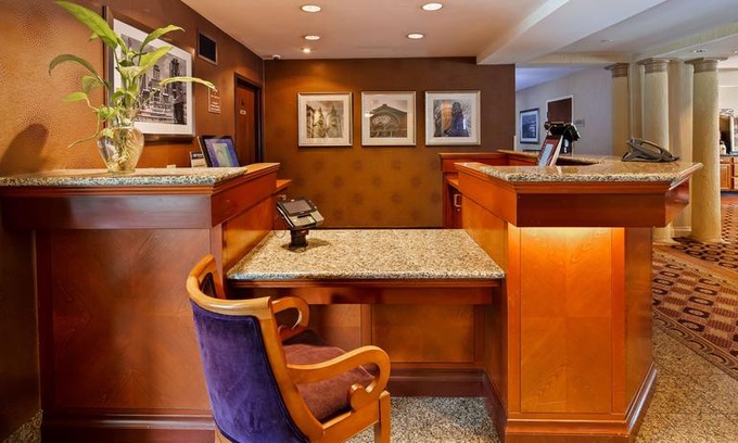 Kenwood Hotel | Best Western PLUS Hannaford Inn & Suites