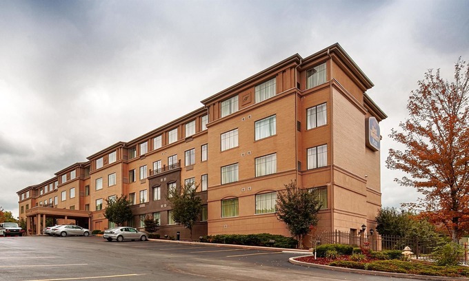 Kenwood Hotel | Best Western Plus Hannaford Inn & Suites