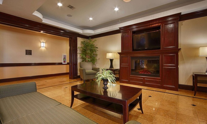 Manvel Hotel | Best Western Plus Manvel Inn & Suites