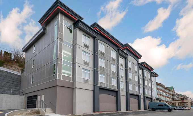 Mission Hotel | Best Western PLUS Mission City Lodge