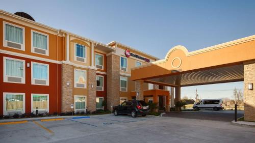 Kenner - Louis Armstrong International Airport Hotel | Best Western Plus New Orleans Airport Hotel