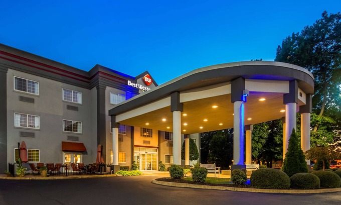Central Newport News Hotel | Best Western Plus Newport News Inn & Suites