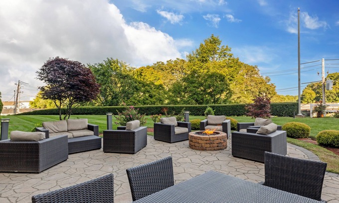 Danvers Hotel | Best Western Plus North Shore Hotel