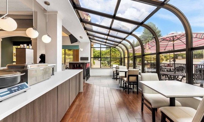 Wilsonville Hotel | Best Western Plus Parkway Inn