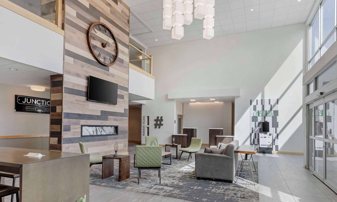 Nampa Hotel | Best Western Plus Peppertree Nampa Civic Center Inn