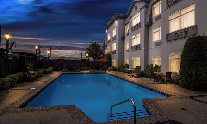 Pitt Meadows Hotel | Best Western Plus Pitt Meadows Inn & Suites