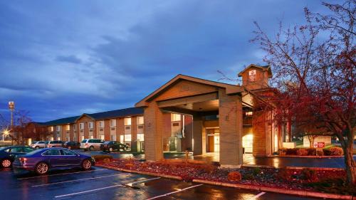 La Grande Hotel | Best Western Plus Rama Inn & Suites