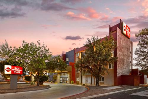 Sierra Vista Hotel | Best Western Plus Sun Canyon