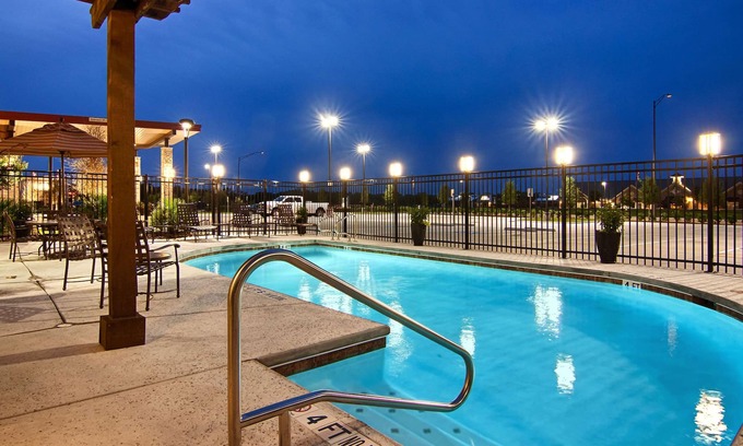 Wellborn Hotel | Best Western Plus College Station Inn & Suites