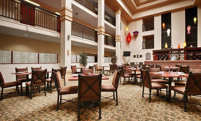 Patterson Hotel | Best Western Plus Villa Del Lago Inn