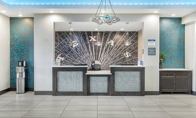 Waller Hotel | Best Western Plus Waller Hotel