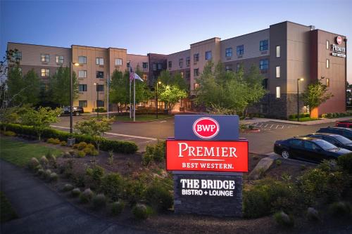 Vancouver Hotel | Best Western Premier Hotel at Fisher's Landing