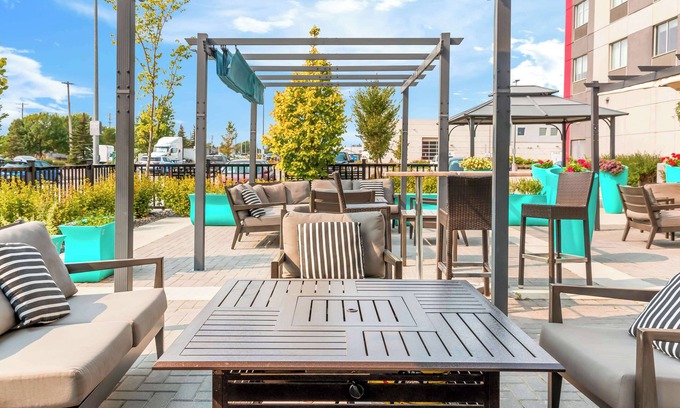 Regent Hotel | Best Western Premier Winnipeg East