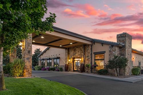 Hines Hotel | Best Western Rory & Ryan Inns