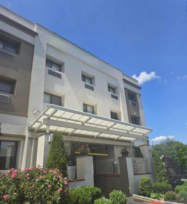 Flower Hill Hotel | Best Western Roslyn-Long Island Hotel