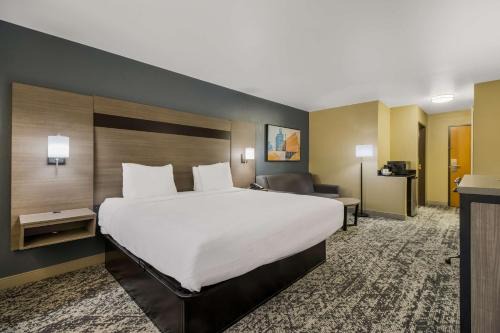Temple Hotel | Best Western Temple Inn & Suites