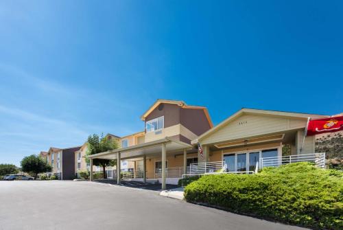 Topaz Lake Hotel | Best Western Topaz Lake Inn