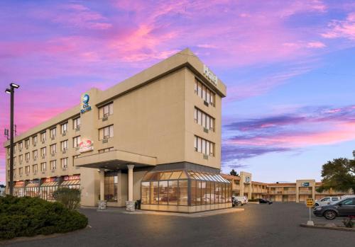 Newmarket Hotel | Best Western Voyageur Place Hotel