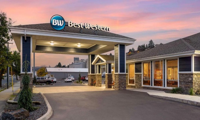 Colfax Hotel | Best Western Wheatland Inn