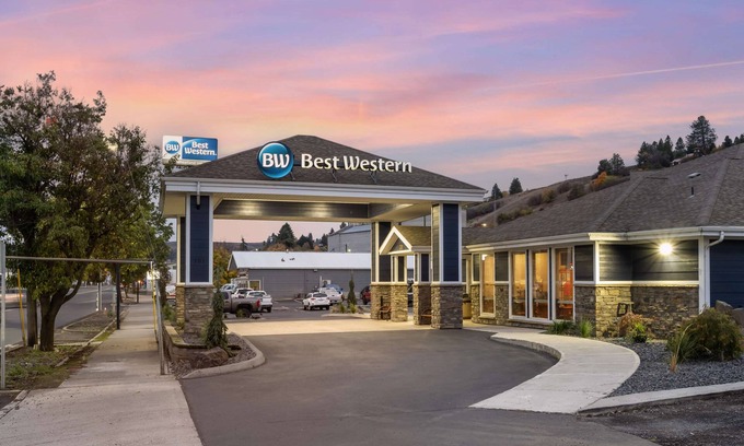 Colfax Hotel | Best Western Wheatland Inn