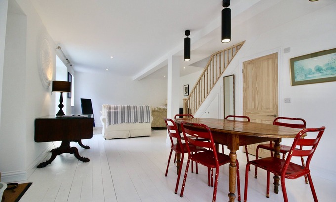 Seaford Cottage | Betern Place - a houses that sleeps 5 guests in 3 bedrooms