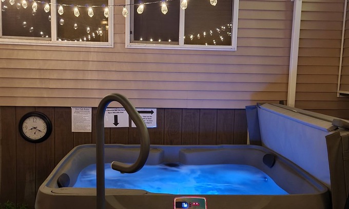 Potsdam Apartment | Beth's Place - On the River - W/Hot Tub, Pickleball Court & Putting Green