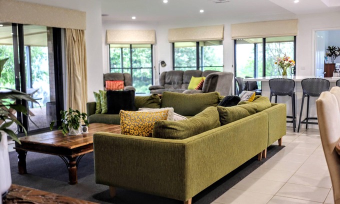 Bethanga House | Bethanga Beauty - Peaceful family paradise on acreage overlooking Lake Hume