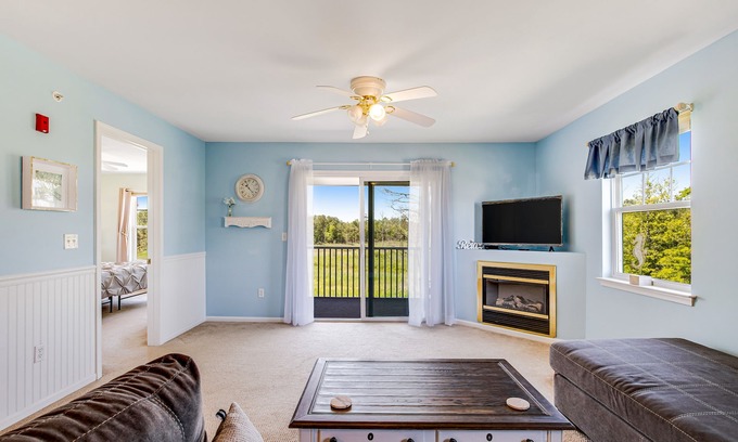 Ocean View Condo | Bethany Bay Third-Floor Dog-Friendly Condo w/Free WiFi, Balcony, & Shared Pool