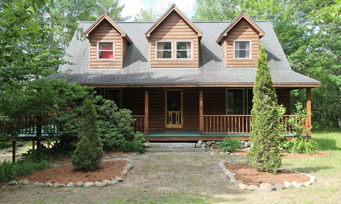 Sunday River Area Ski Chalet | Bethel house 15 minutes from mountain