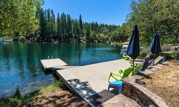 Groveland House | Better at the Lake - Lakefront with Gorgeous Views and a Private Dock by Yosemite Region Resorts