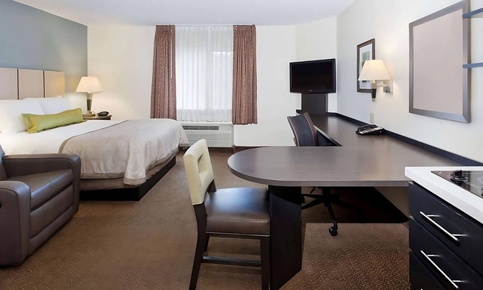Somerset House | Better Choice For Your Vacation! Stylish unit awaits in the heart of New Jersey