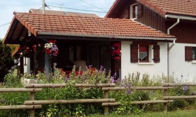 Saint-Paul-en-Chablais House | Between lake and mountain