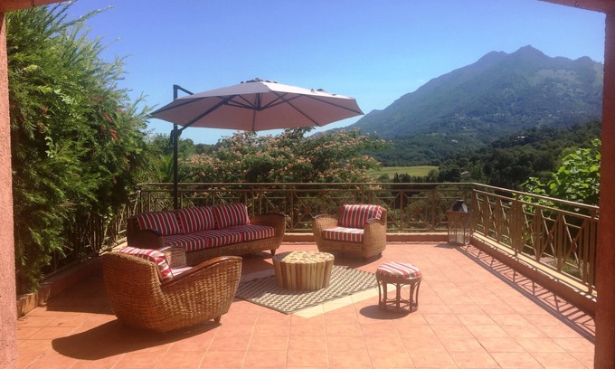 Santa-Lucia-di-Moriani House | Between sea and mountains, in the maquis. and with your feet in the pool