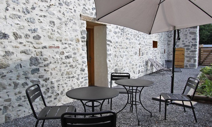Faverges-Seythenex Apartment | BETWEEN LAKE AND MOUNTAINS: L'Arcalod - charming ★ cottage in the heart of Savoie