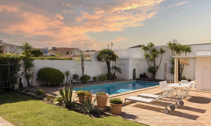 Barra Villa | Between the Sea and the Ria: luxurious private villa with pool and exclusive services.