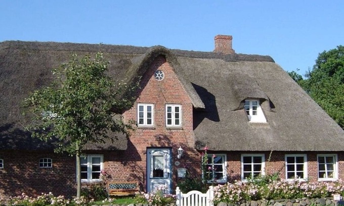 Klixbull Cottage | between the seas Comfortable holiday residence