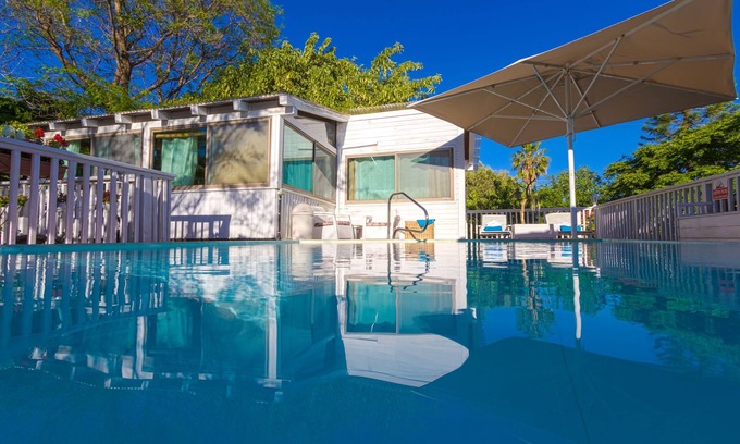 Kahal Bed & Breakfast | Betzel Haella
