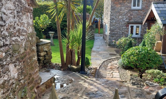 Porthcawl Other | Beudy Ger Y Mor, PorthcawlnA two bedroom annexe attached to a charming farmhouse