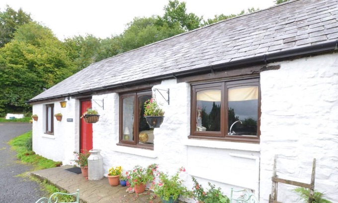 Pentrefelin House | Beudy in the beautiful Llandeilo