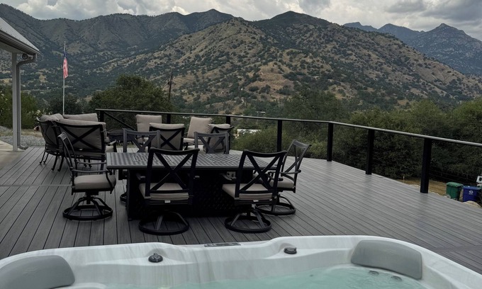 Three Rivers House | Beulah Land Only 4 Miles from SNP!