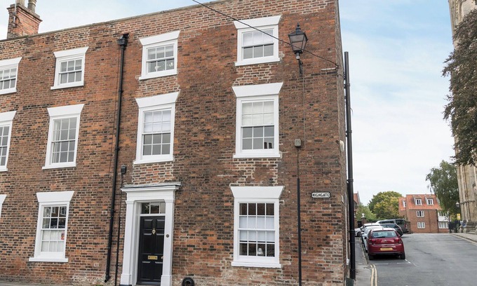 Beverley Cottage | Beverley Minster House