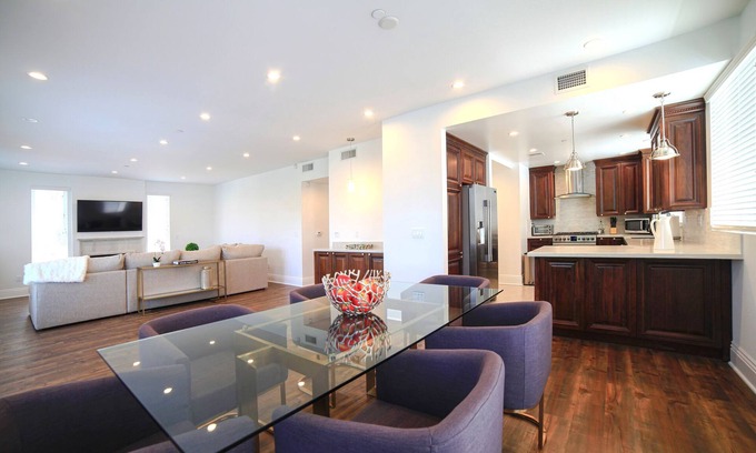 Pico - Robertson Condo | Beverly Hills Adjacent Luxury Condo Unit 301