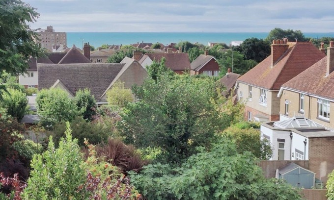 Bexhill-on-Sea Apartment | Bexhill Sea view flat 3 Beautifully appointed 2 bedroom flat with sea views