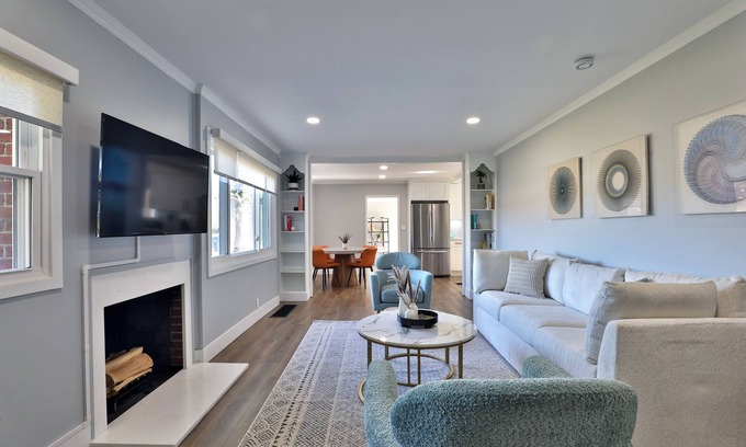 Columbus House | Bexley Park Modern Retreat House