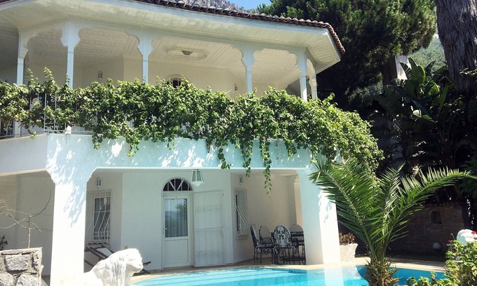 Akyaka Villa | Beyaz Ev Akyaka - Private Pool near Azmak River