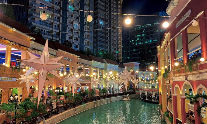 Pinagsama Apartment | BGC Venice Condo - Pool & Wi-Fi - Suite 14B