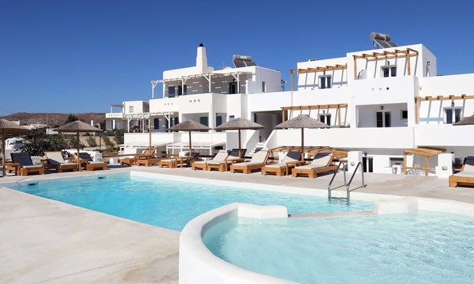 Milopotas Apartment | BH442 - C - Suite Naxos